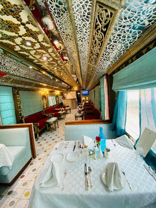 maharaja restaurant palace on wheels train